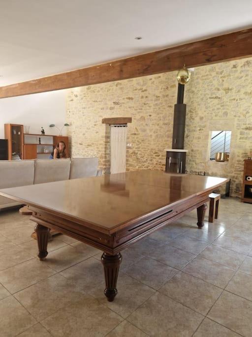 Demeure En Pierre Avec Piscine Privee Villa Etauliers Luaran gambar