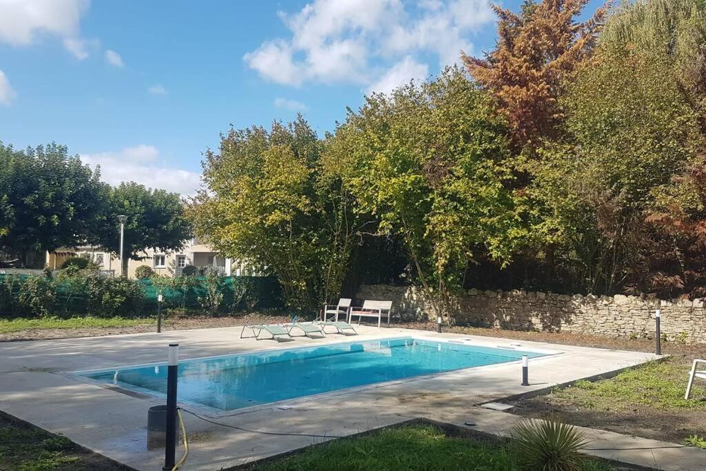 Demeure En Pierre Avec Piscine Privee Villa Etauliers Luaran gambar