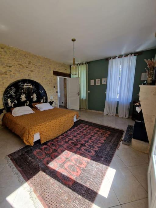Demeure En Pierre Avec Piscine Privee Villa Etauliers Luaran gambar