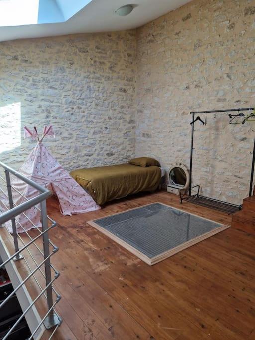 Demeure En Pierre Avec Piscine Privee Villa Etauliers Luaran gambar