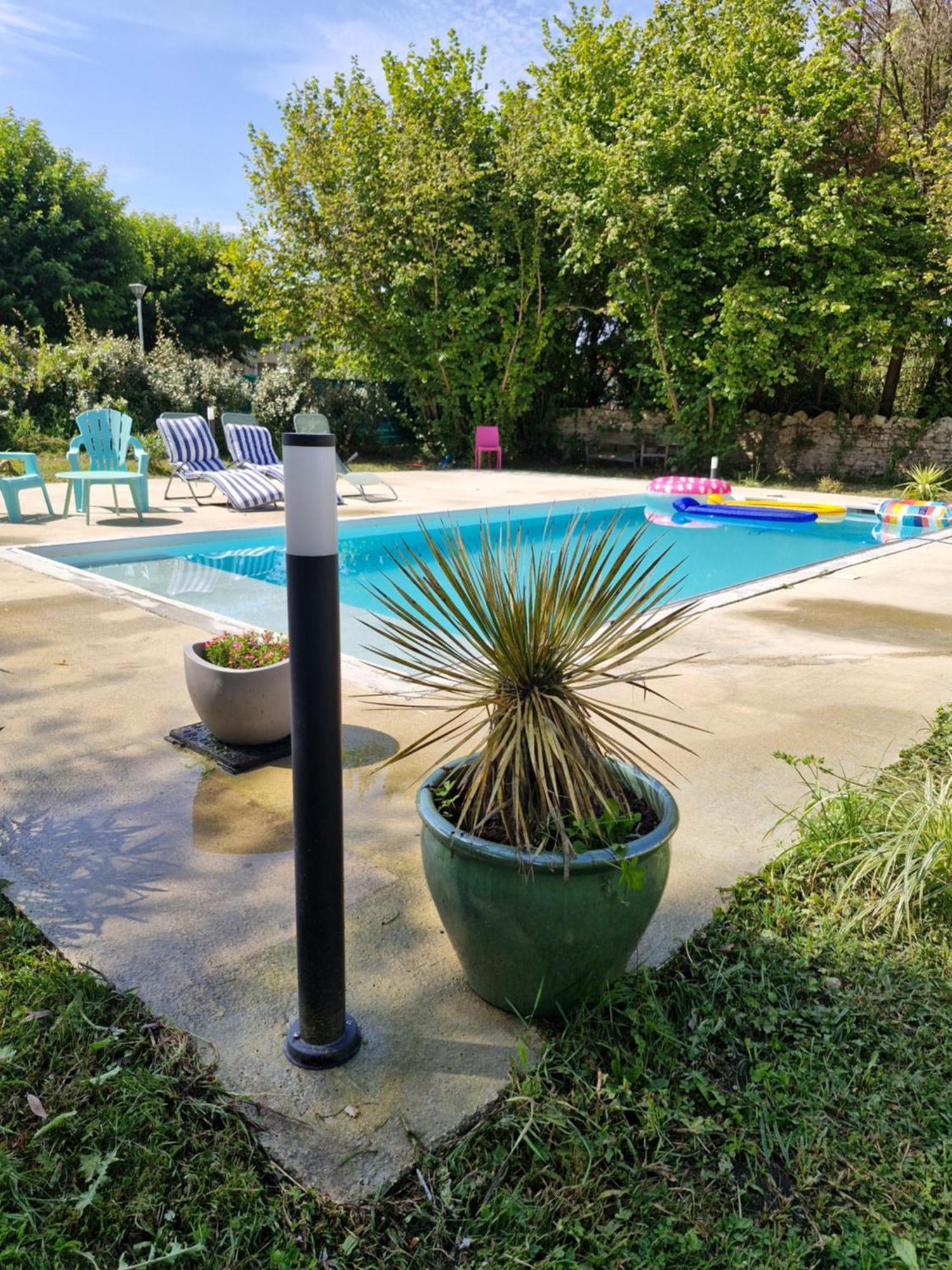 Demeure En Pierre Avec Piscine Privee Villa Etauliers Luaran gambar